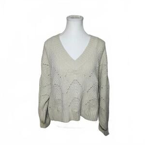 American Eagle Women's V-Neck Sweater Size Small Cream